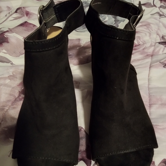 a NEW DAY - Picture 1 of 3